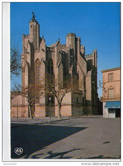 Capestang.. la Collégiale St-Etienne.. café