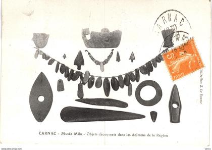 Carte POSTALE  Ancienne  de CARNAC - Musée Miln, objets découverts dans les dolmens