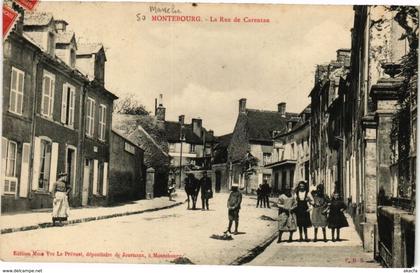 CPA Montebourg - La Rue de CARENTAN (245970)