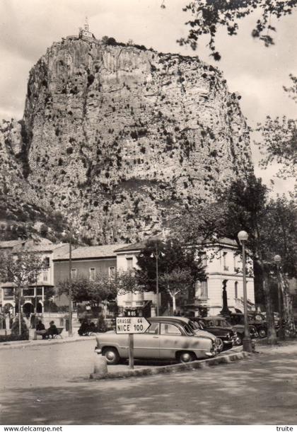 CASTELLANE LE ROC ET N-D DU ROC