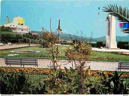 83 - Cavalaire sur Mer - Le Square - Monument - CPM - Voir Scans Recto-Verso