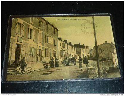 CHAILLE-LES-MARAIS - LA RUE DU ROCHER - ANIME MAGASINS - 85 VENDEE