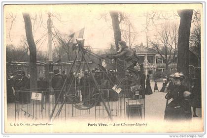 Carte Postale Ancienne de PARIS VECU-Aux champs Elysées