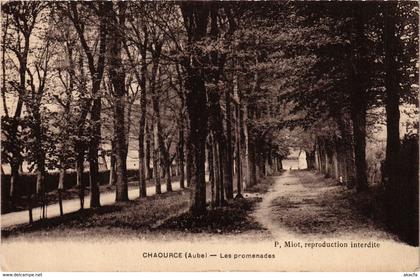 CPA Chaource- Les promenades FRANCE (1007389)