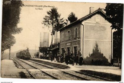 CPA CHATEAUVILLAIN - La Gare (211329)