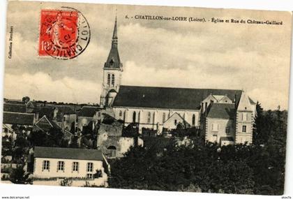 CPA CHATILLON-sur-LOIRE - Église et Rue du Chateau-Gaillard (228128)