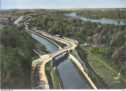 CPSM Chatillon-sur-Loire Le Canal et la Loire vers St-Firmin