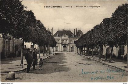 CPA COUR-CHEVERNY-Avenue de la Republique (127985)