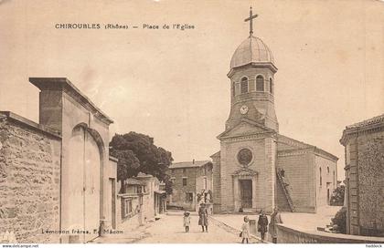 CHIROUBLES : PLACE DE L'EGLISE