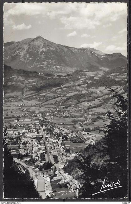 Cluses - Vue générale et la Pointe de Marcelly (2002m)