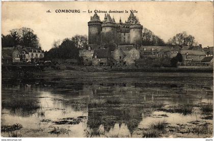 CPA COMBOURG - Le Chateau dominant la Ville (111982)