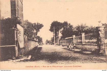 CONCHES EN OUCHE - Rue de la République (Nouveau Conches)