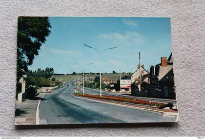 Cpm, Connerre, le carrefour du Lion, Sarthe 72