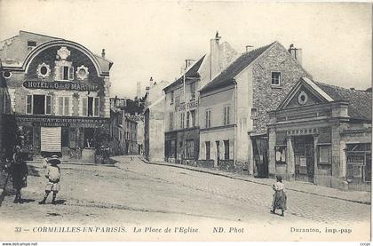 CPA Cormeilles-en-Parisis La Place de l'Eglise