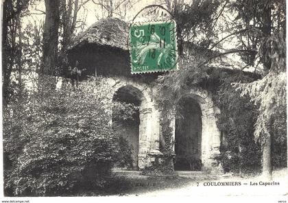 Carte POSTALE Ancienne de  COULOMMIERS - Les Capucins