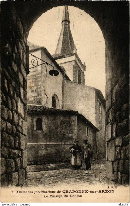 CPA Anciennes fortifications de CRAPONNE-sur-ARZON - Le Passage du (585993)