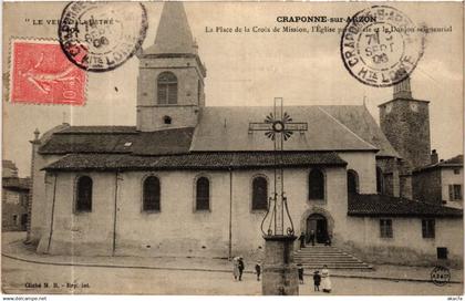 CPA CRAPONNE-sur-ARZON - La Place de la Croix de Mission l'Église (585242)