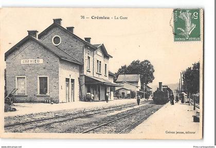 CPA 38 Cremieu la gare et le train tramway