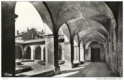 CREMIEU 38 - Le Cloître