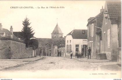 Cruzy-le-Chatel - La Rue de l'Hôtel-de-Ville