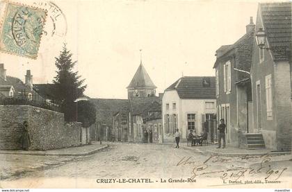 CRUZY LE CHATEL la rue Grande rue