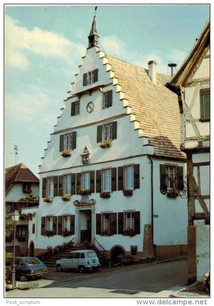 Dambach la ville - l'hotel de ville - voiture - R4