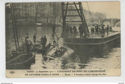 PARIS - IVème arrondissement - 27/09/1911 - L'ACCIDENT DU PONT DE L'ARCHEVECHE - Un autobus dans la Seine - L'Autobus