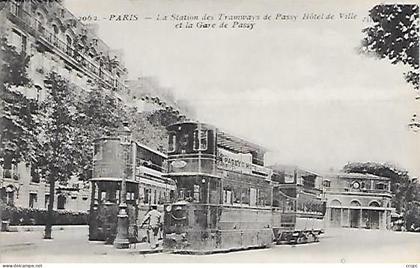 CPA Paris La Station de Tramways de Passy Hôtel de Ville et la Gare de Passy