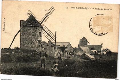 CPA DOL-de-BRETAGNE - Le Moulin du Mont-Dol (226963)