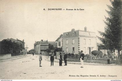 88 - VOSGES - DOMPAIRE - avenue de la gare - vue extérieure - superbe animation -10148