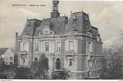 CPA Doullens Hôtel de Ville