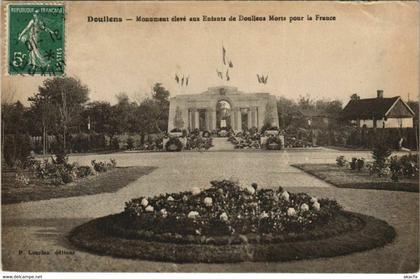 CPA DOULLENS Monument aux Enfants de Doullens Morts (807332)