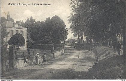 CPA Ecouché L'Ecole des Garçons