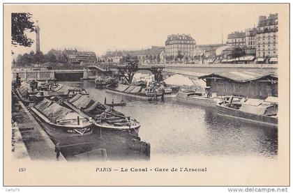 Paris 75 -  Berges de la Seine - Péniches