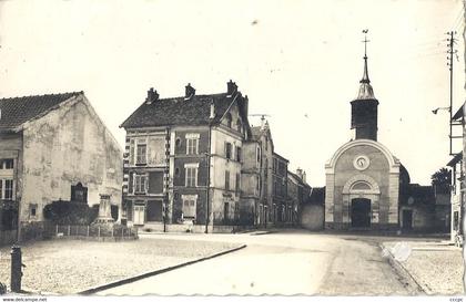 CPSM Esbly Place de l'Eglise