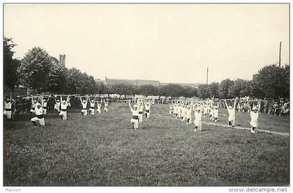 - ref F201 - oise -  carte photo - estree saint denis - estree st denis - gymnastes - gymnastique - carte photo bon etat