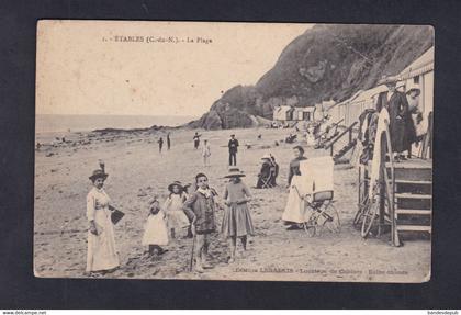 Etables sur Mer (22) La Plage ( animée Ed. Legalais location de cabines bains chauds 52598)