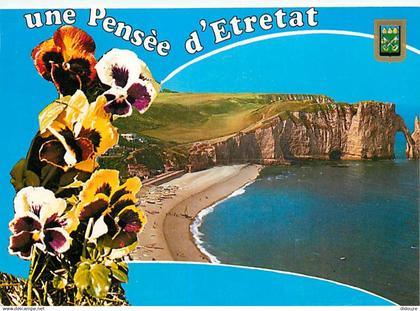 76 - Etretat - Vue générale sur la plage  la falaise  la Porte d'Aval et l'Aiguille - Flamme Postale de Etretat - CPM -