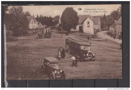 19 - Eygurande - Place du Champ de Foire (corrèze) - animée, voitures anciennes