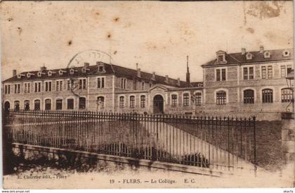 CPA Flers Le College FRANCE (1053922)