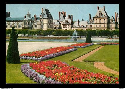 77 - Fontainebleau - Palais de Fontainebleau - Le palais et les jardins - Fleurs - Flamme Postale de Fontainebleau - CPM