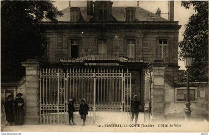 CPA FONTENAY-le-COMTE - L'Hotel de Ville (167383)