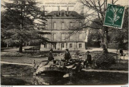 Fontenay le comte - L Hotel de Ville