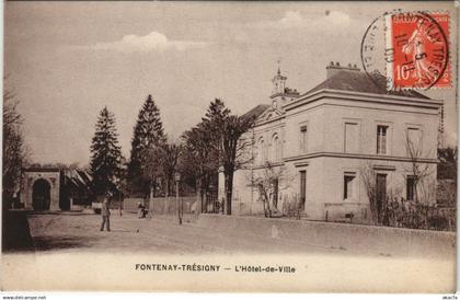 CPA Fontenay-Tresigny L'Hotel-de-Ville FRANCE (1101287)