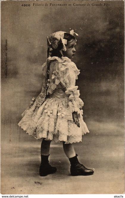 CPA Fouesnant - Fillette de Fouesnant - Costume de Grande Fete (1033103)