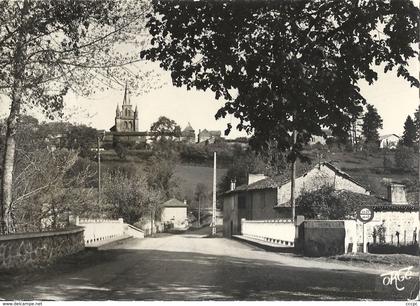 CPSM Galan Quartier de Cazeneuve et pont sur la Baïsole