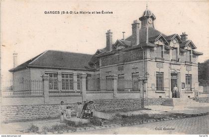 GARGES - la Mairie et les Ecoles