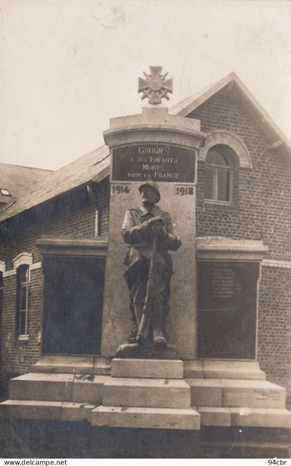 CPA (02) GRUGIES (carte photo) monument aux morts