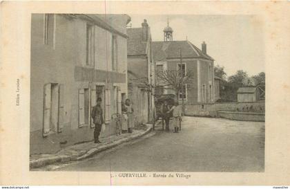 GUERVILLE entrée du village