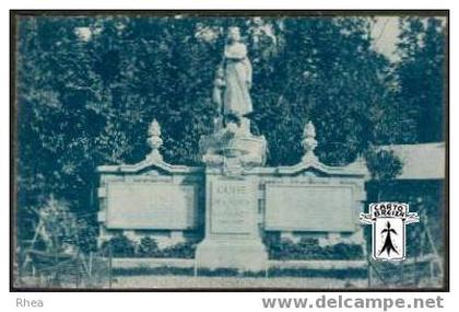 02 Guise - 9. GUISE - Monument aux Morts - cpa